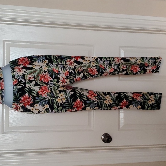 **2 piece tropical set pants and wrap top size large - Picture 9 of 11